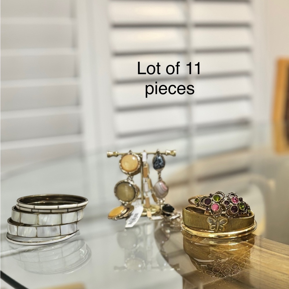 Lot of 11 Vintage & Costume Jewelry Pieces Mixed Materials Statement Bangles